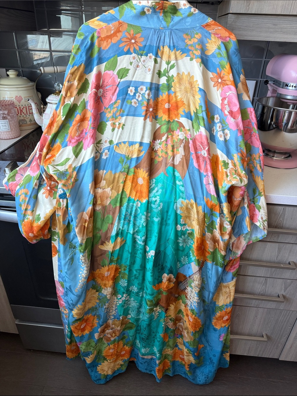 SPELL Carrie Robe - Picture 2 of 12